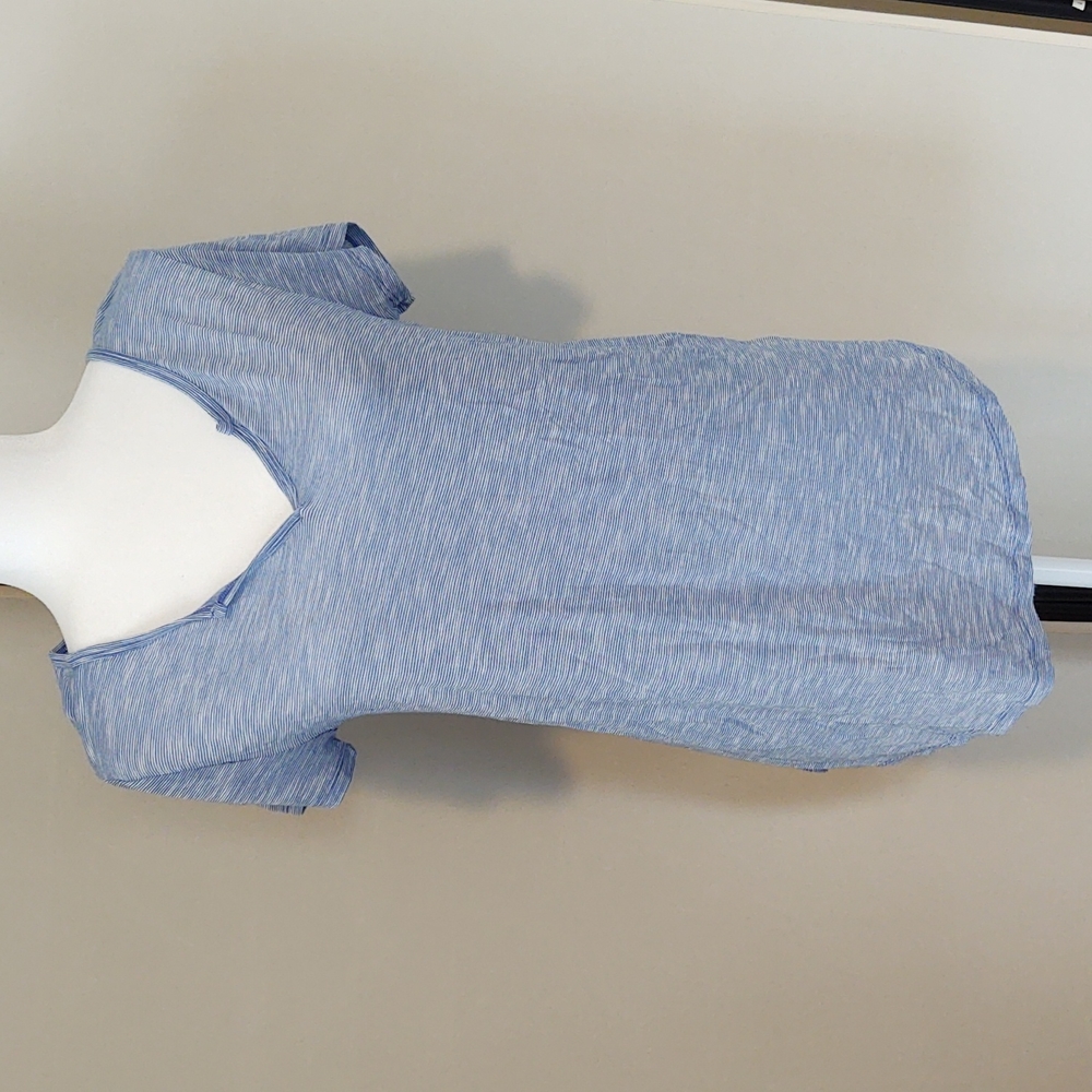 SO Relaxed Fit Blue Heathered  V-Neck T-shirt - Sz. L